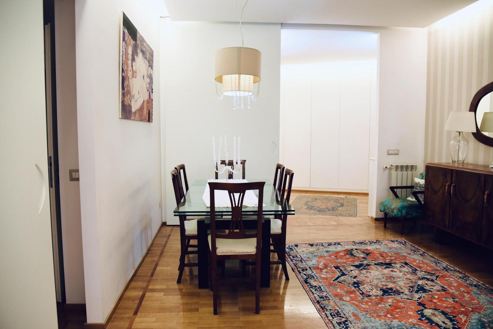 Chic And Elegant In The Heart Of Apartment *