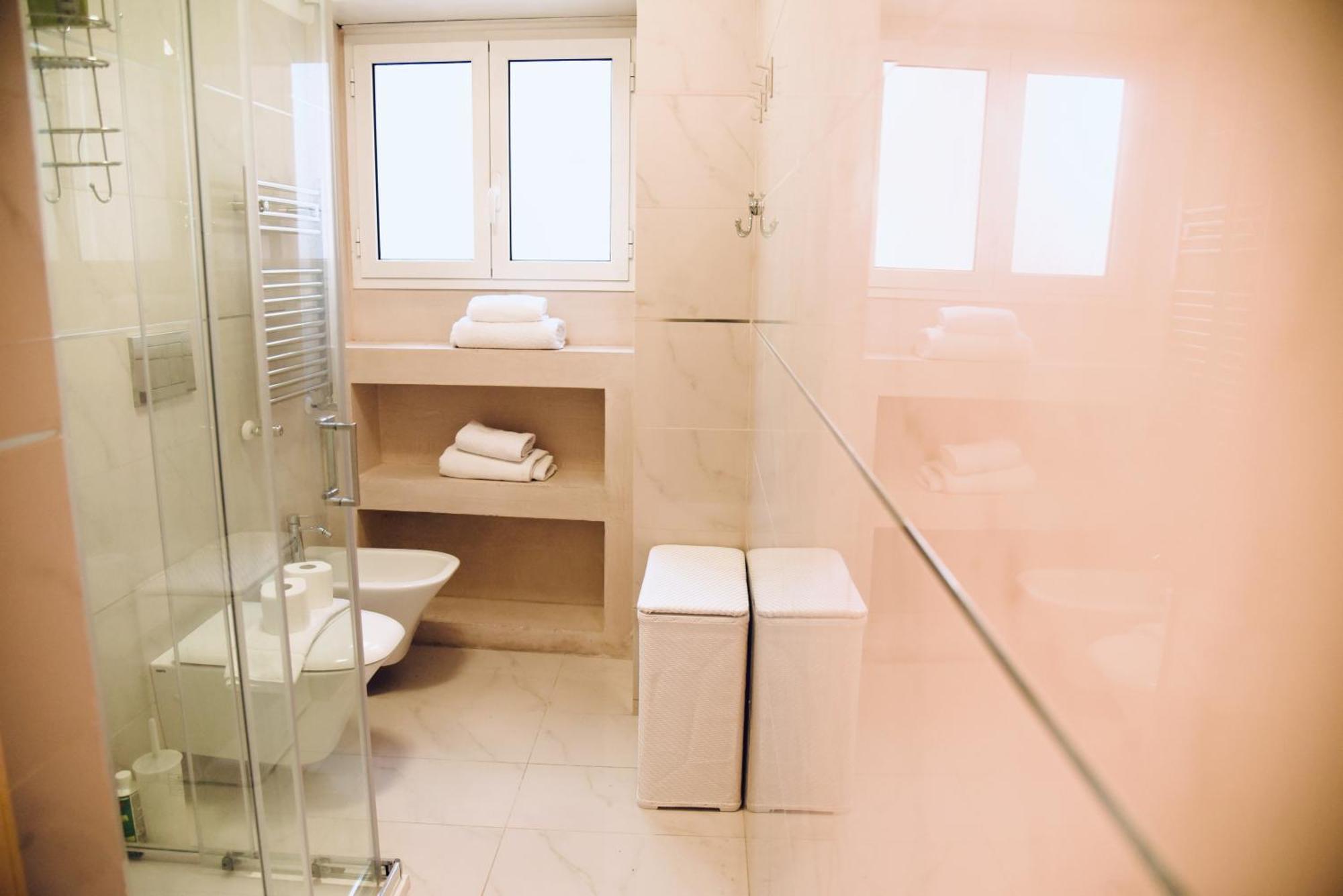 Chic And Elegant In The Heart Of Apartment Rome