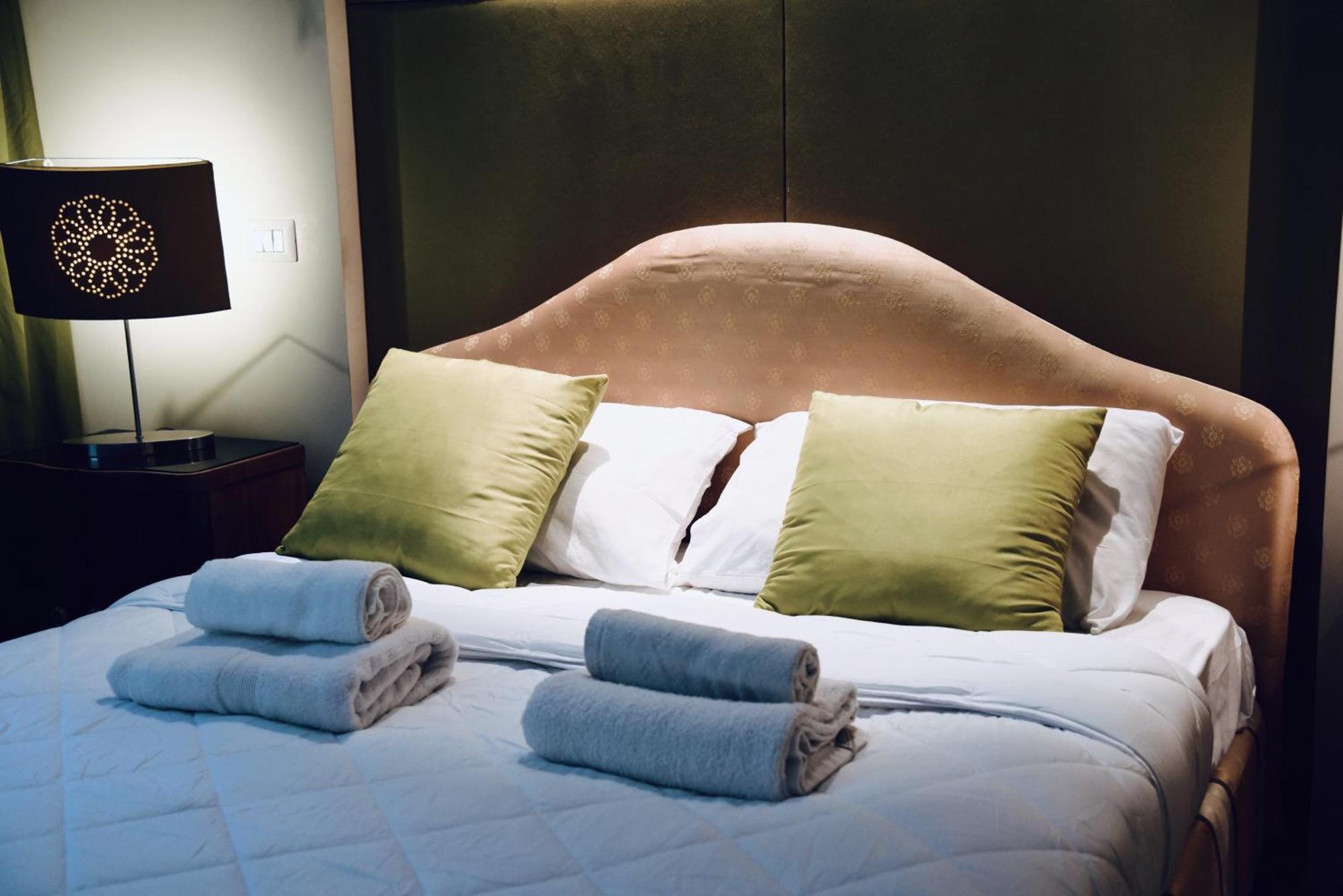 Chic And Elegant In The Heart Of * Rome