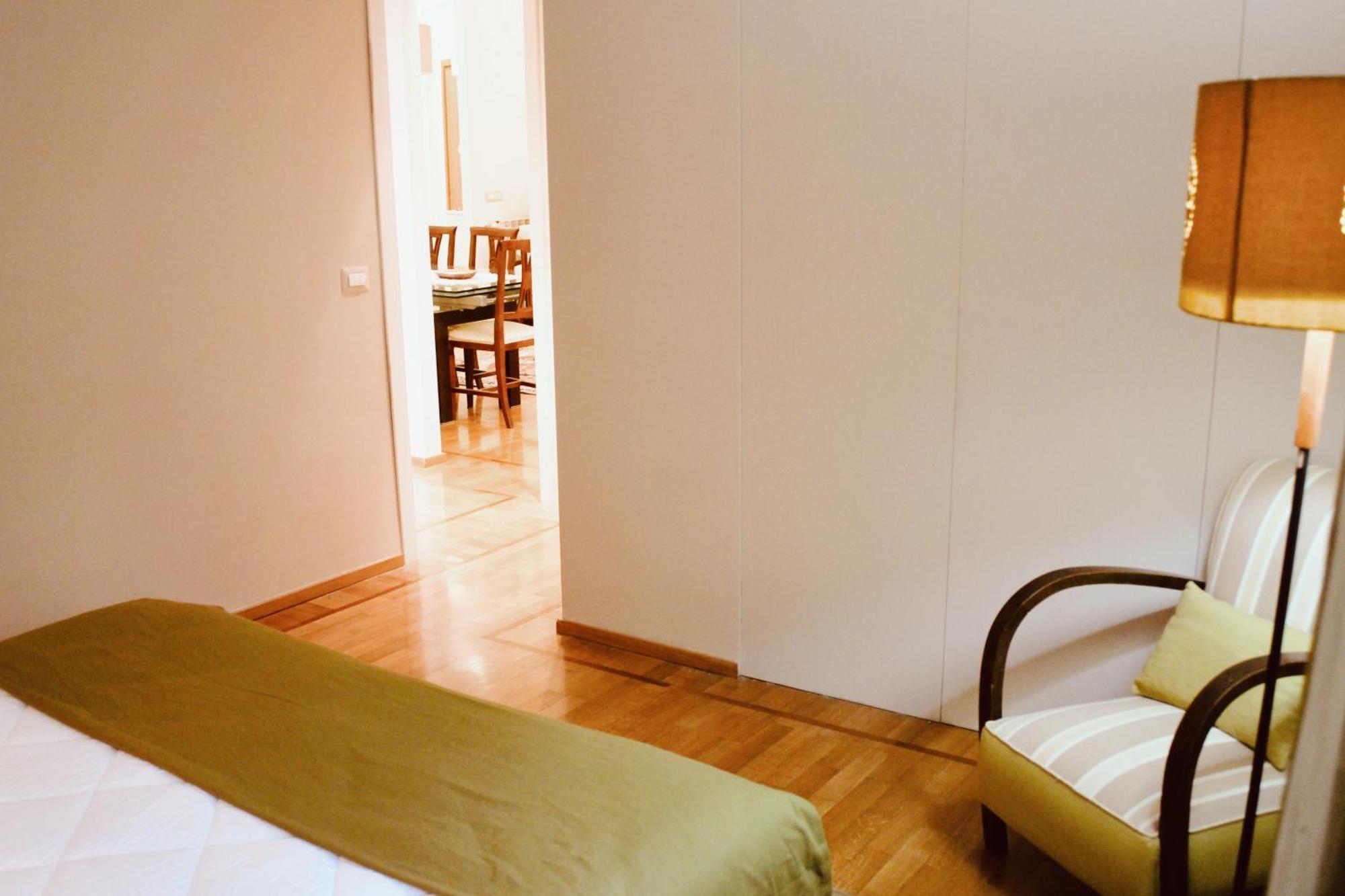 Chic And Elegant In The Heart Of Rome